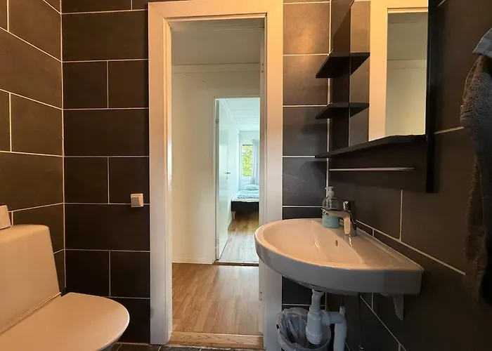 Workers - 2 Bath - 9 Beds - Parking *