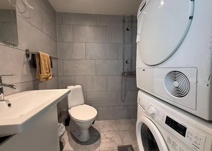 Workers - 2 Bath - 9 Beds - Parking Gothenburg