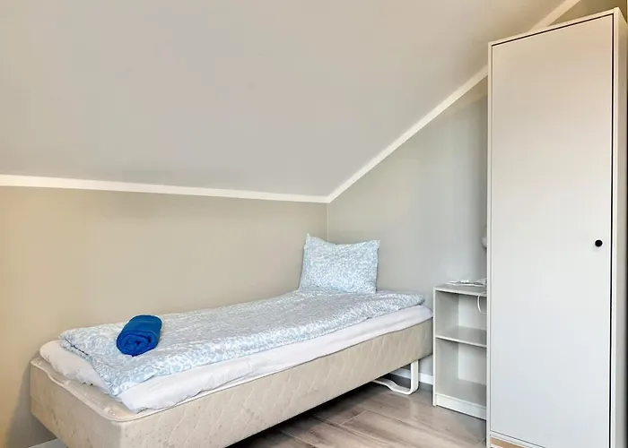 Workers Dream - 10 Bedroom - 14 Beds - Volvo *