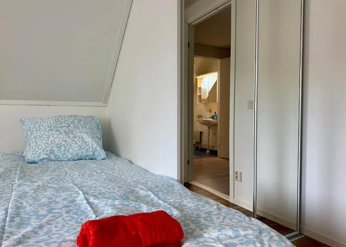 Workers - 8 Beds - 4 Bedroom - 2 Bath