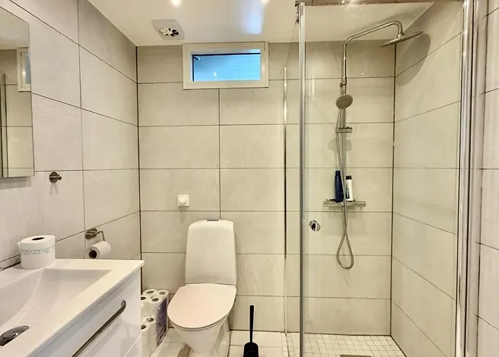 Дом отдыха Workers Premium - 5 Bedroom - 10 Beds - Parking *