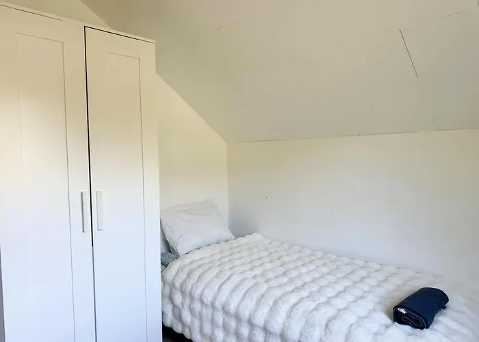 Semesterbostad Perfect Workers - 11 Beds - 7 Bedroom - 2 Baths - Volvo *