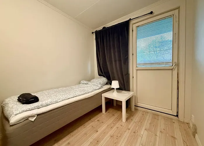 Workers - 5br - 2 Bath - Near Holiday home