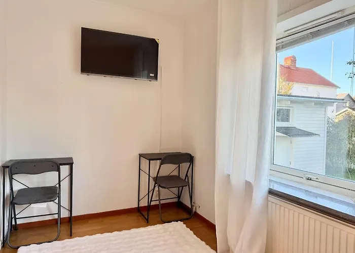 Workers Big - 5 Br - 2 Bath - Volvo Goteborg