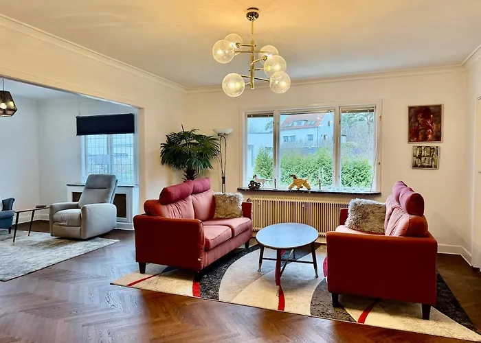 펜션 6 Beds - 4 Bedroom - For Workers - Volvo - Parking 예테보리