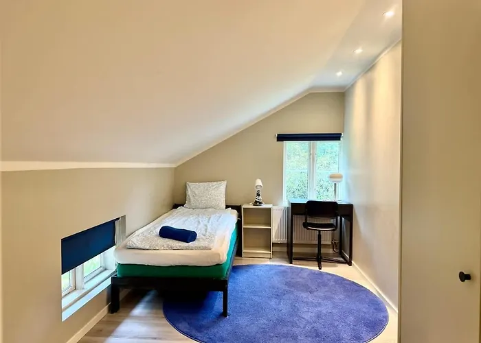 Workers Dream - 10 Bedroom - 14 Beds - Volvo Tatil Evi Göteborg