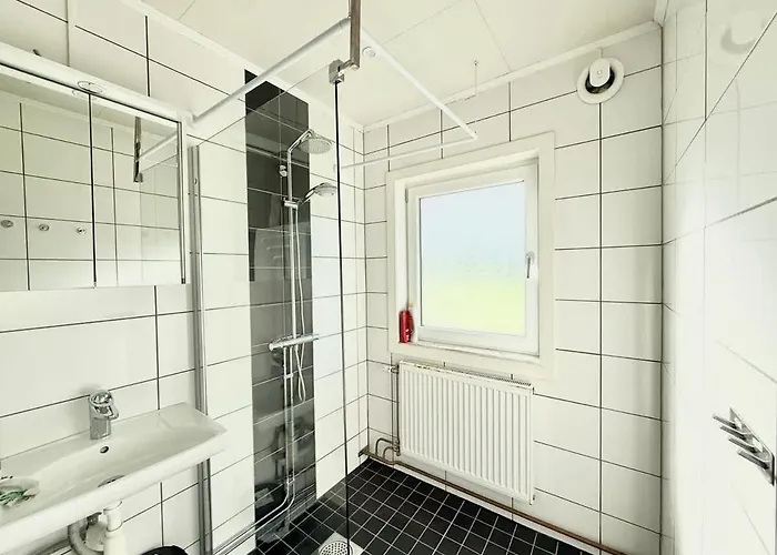 Perfect Workers - 11 Beds - 7 Bedroom - 2 Baths - Volvo * Gothenburg