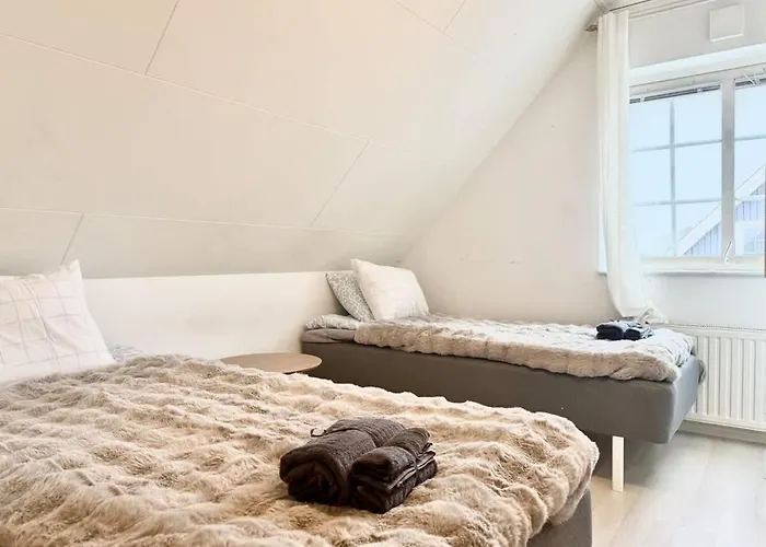 Workers - 7 Br - 15 Beds - 3 Bath *