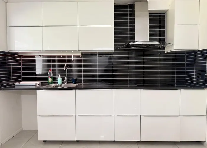 Dom wakacyjny Workers - 2 Bath - 9 Beds - Parking Göteborg