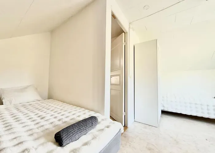 Perfect Workers - 11 Beds - 7 Bedroom - 2 Baths - Volvo Göteborg