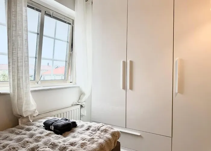 Workers - 7 Br - 15 Beds - 3 Bath *