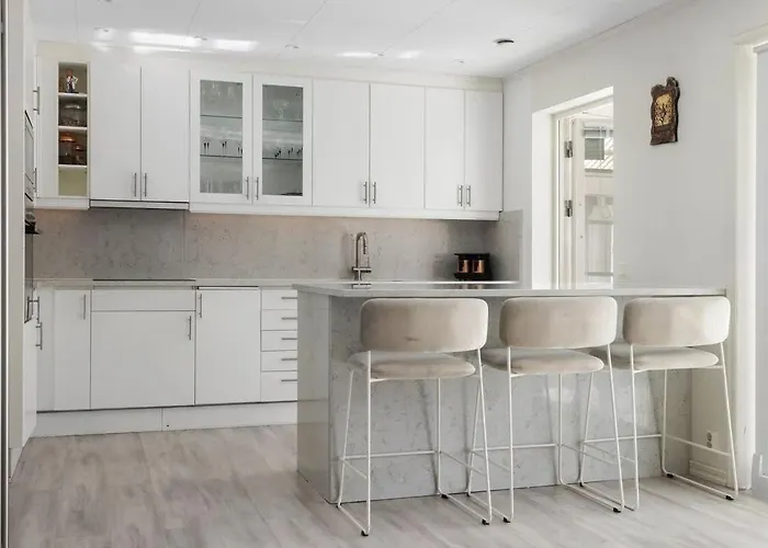 Workers - 7 Br - 15 Beds - 3 Bath Goteborg