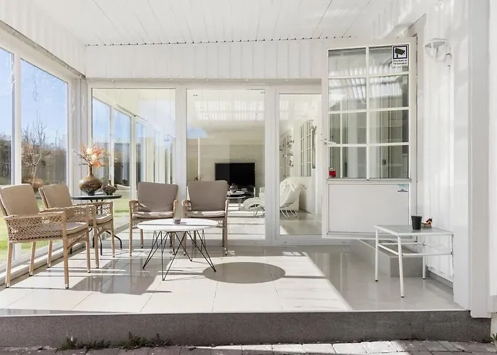 Workers - 7 Br - 15 Beds - 3 Bath *