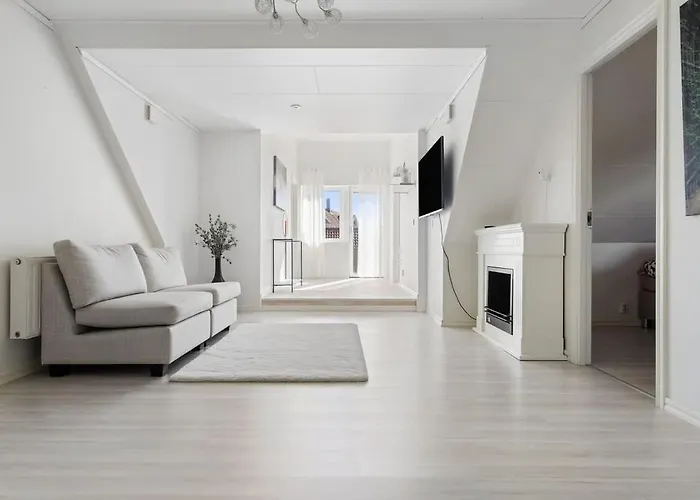 Workers - 7 Bedroom - 15 Beds - 3 Bath Gotemburgo