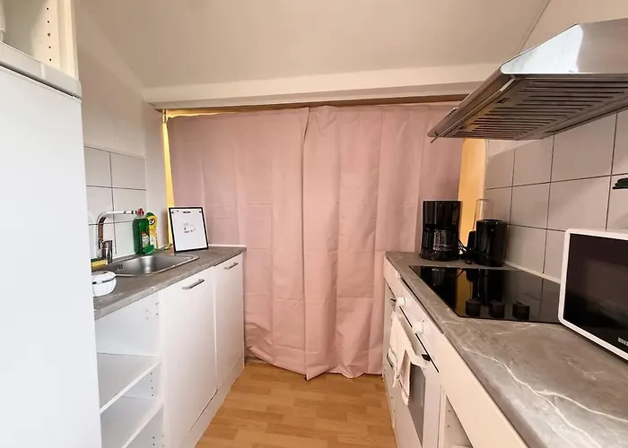 Workers - 2 Bedroom - Free Parking - Near Volvo * Göteborg