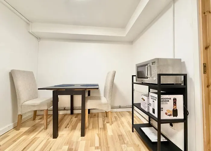 Workers Flat - 2 Beds - Free Parking - Near Volvo * Göteborg