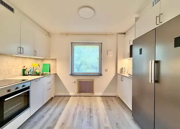 Apartment Workers - 3 Bedroom - 7 Beds - Tv In Each - Parking Gothenburg