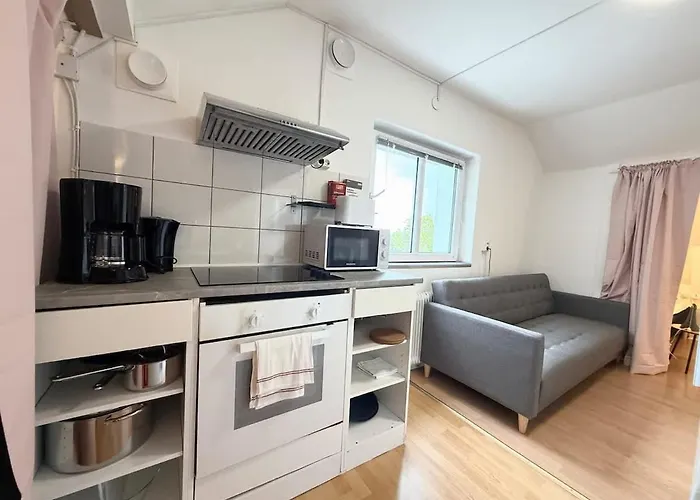 Workers - 2 Bedroom - Free Parking - Near Volvo 아파트