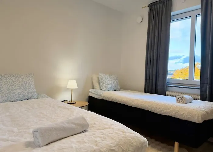 Workers - 3 Bedroom - 7 Beds - Tv In Each - Parking Apartment