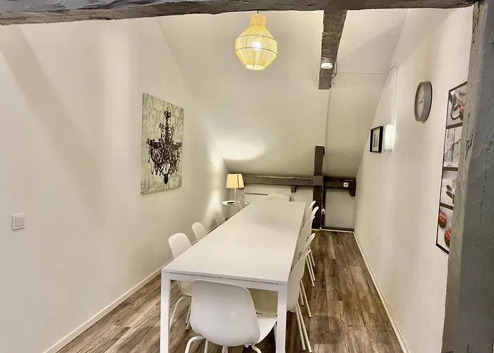 Appartement Workers Hq • 7br • 16 Beds • Center