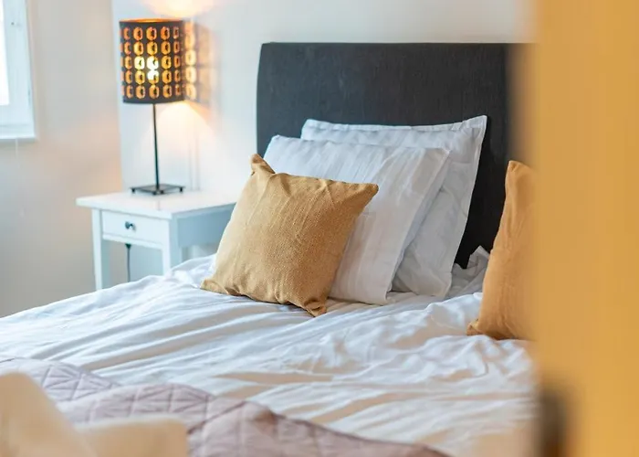 Lejlighed Chic 1br With Balcony In - Prime Location