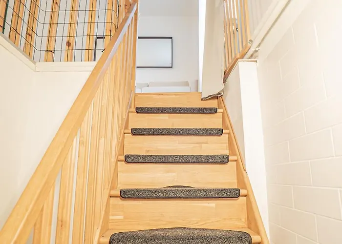 Convenient Duplex In With Privacy & Comfort Apartment