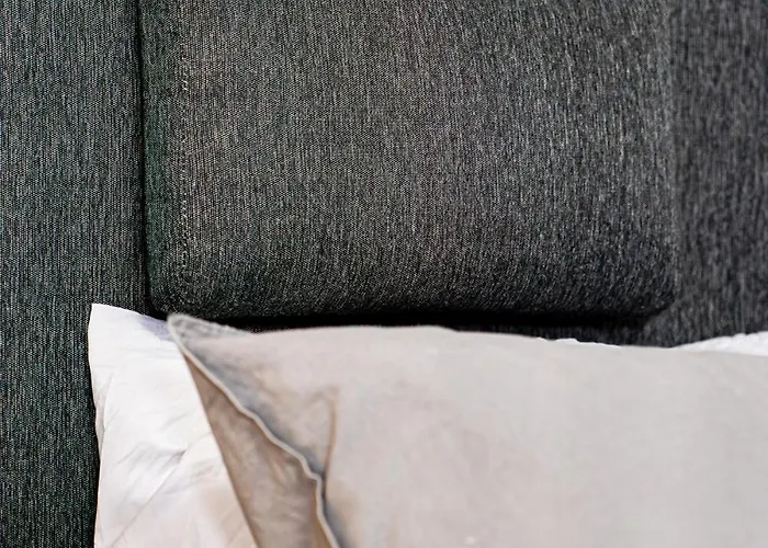 Convenient Duplex In With Privacy & Comfort Apartment