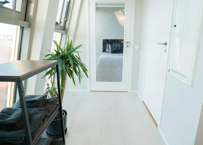 Floor With Rooftop, 1br In Great Location 哥德堡