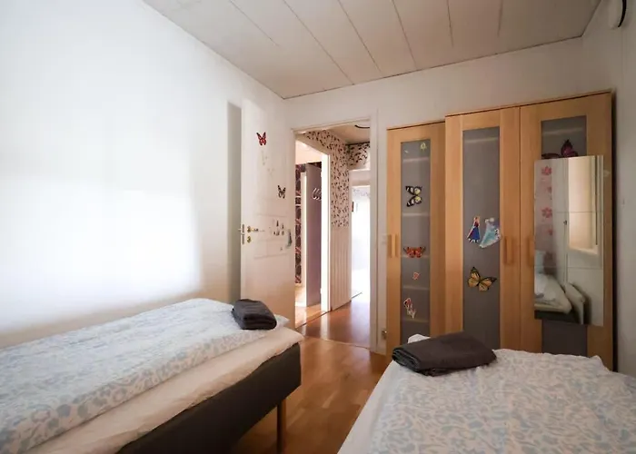 Apartament Workers - 8 Beds - Free Parking - Near Volvo