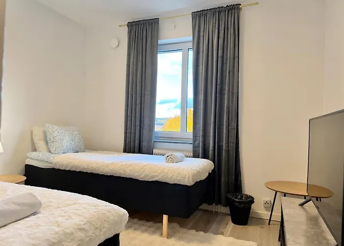 Workers - 3 Bedroom - 7 Beds - Tv In Each - Parking Apartment