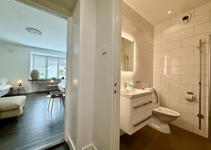 The Family Flat * 5 Beds * *