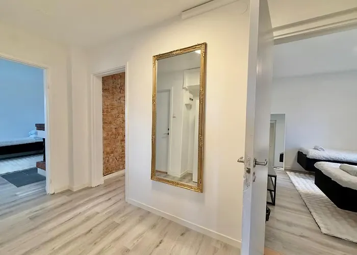 Workers - 3 Bedroom - 7 Beds - Tv In Each - Parking *