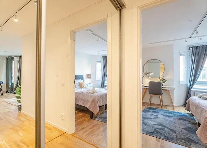 Chic 1br With Balcony In - Prime Location