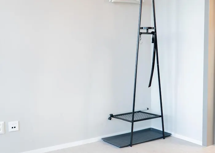 Floor With Rooftop, 1br In Great Location *