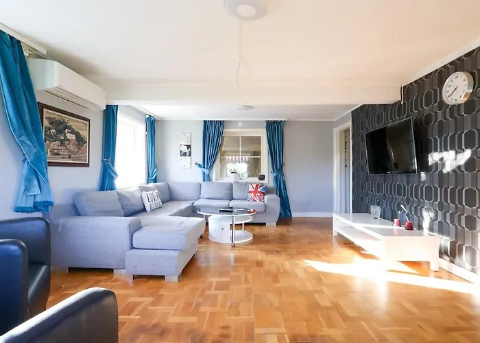 Workers - 8 Beds - Free Parking - Near Volvo Goteborg