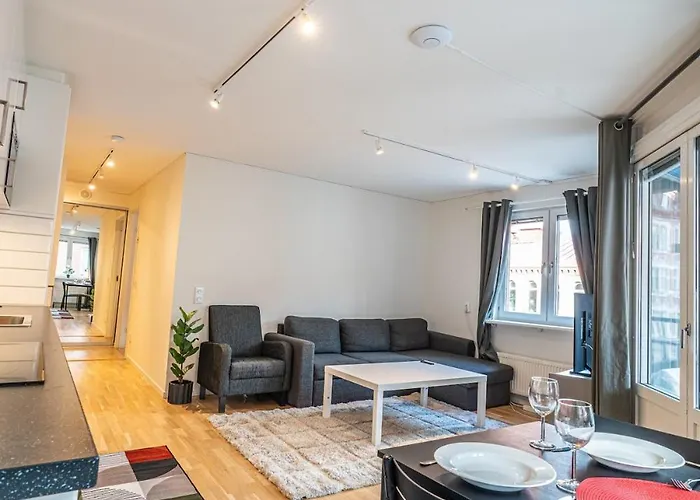 Chic 1br With Balcony In - Prime Location