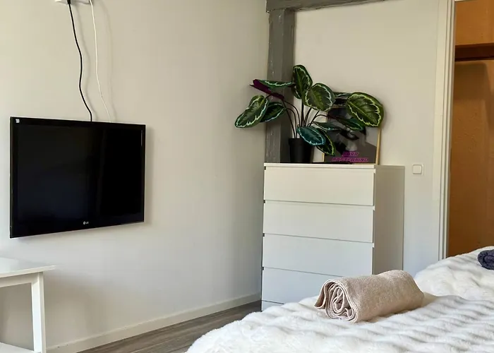 Apartment Workers Hq • 7br • 16 Beds • Center Gothenburg