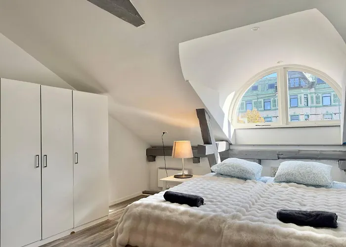 Workers Hq • 7br • 16 Beds • Center Appartement