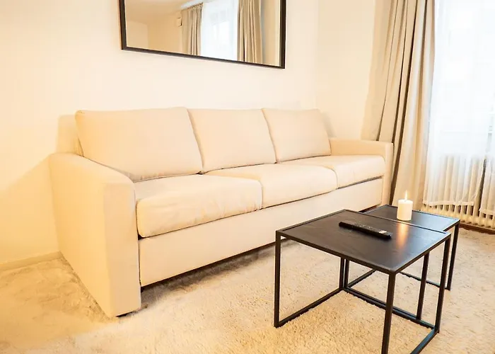 Convenient Duplex In With Privacy & Comfort 公寓