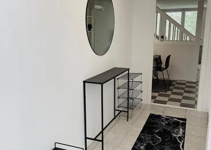 Rymligt Och Haerligt Radhus I Apartman