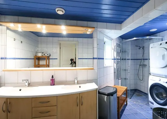 Workers - 8 Beds - Free Parking - Near Volvo Apartament *