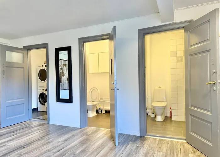 Apartment Workers Hq • 7br • 16 Beds • Center