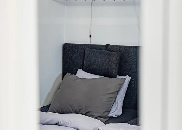 Apartment Convenient Duplex In With Privacy & Comfort Gothenburg