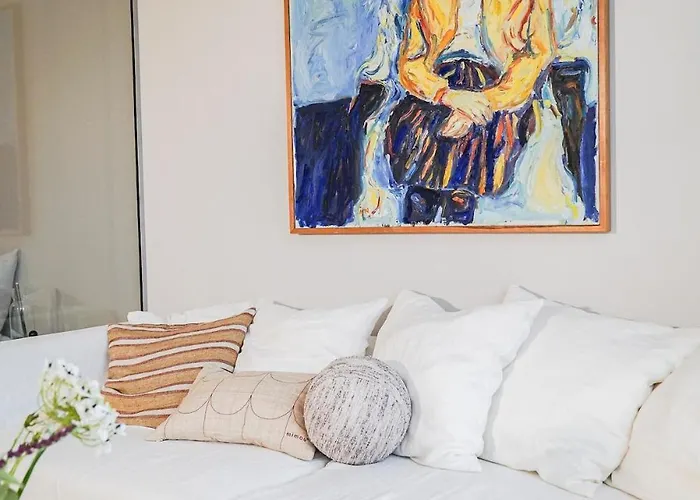 Thoughtfully Fine Designed 1br In Prime Location *