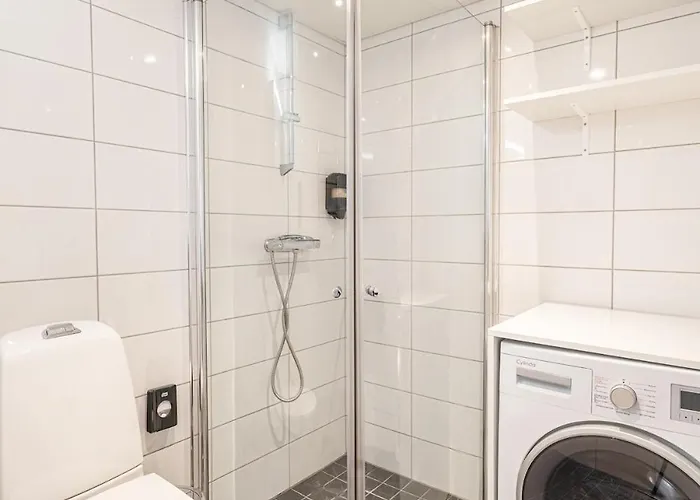 Apartment Chic 1br With Balcony In - Prime Location *