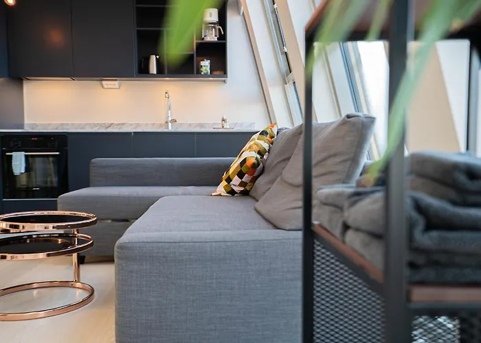 Apartament Floor With Rooftop, 1br In Great Location *