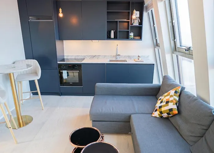 Floor With Rooftop, 1br In Great Location