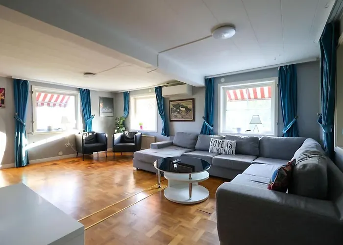 Workers - 8 Beds - Free Parking - Near Volvo Appartamento Goteborg