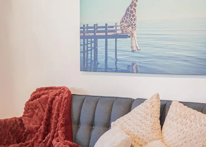 Scandi-boho 1br Calm & Well-connected Location *