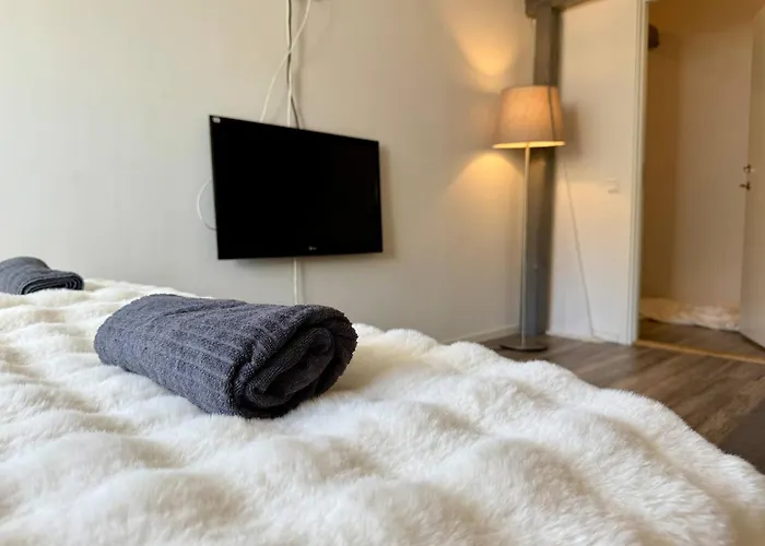 Workers Hq • 7br • 16 Beds • Center Appartement